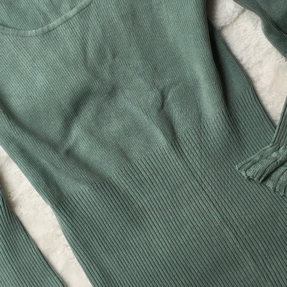 {LIMITED} Silk Knit Scoop Neck 3/4 Sleeve Top - Picture 8 of 8